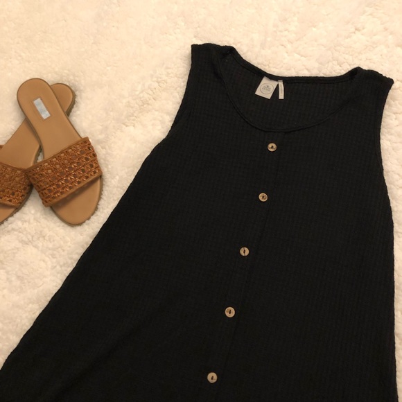 Simple Waffle Dress with Button Detail - Picture 5 of 6